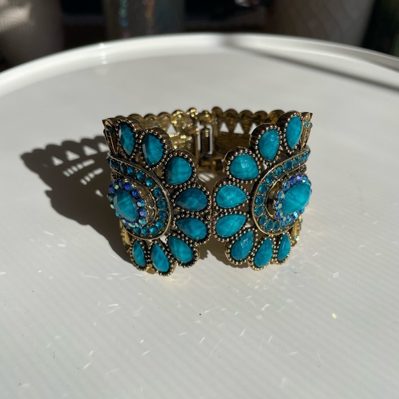 Turquoise and Gold Colored Bracelet - Picture 2 of 6
